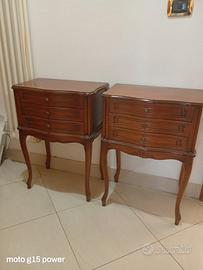 Coppia comodini classico contemporaneo
