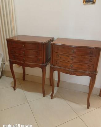 Coppia comodini classico contemporaneo