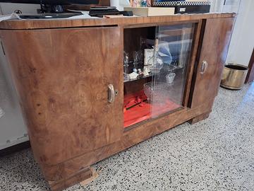 Mobile antico in legno, radica