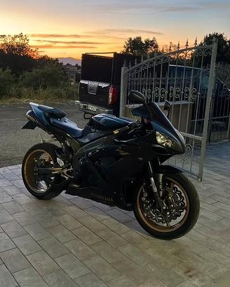 Yamaha r1