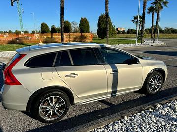 Volvo v60 cross country