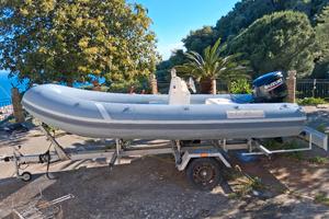 gommone BWA con motore e carrello
