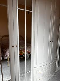 Armadio con specchio