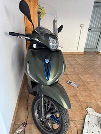 Beverly 400ie sport