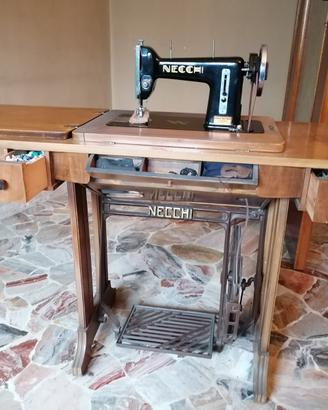 Macchina da cucire NECCHI