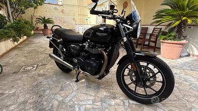 Triumph Street Twin