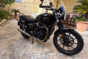 Triumph Street Twin