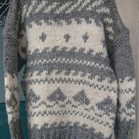 Maglione da montagna in vera lana lavorato a mano