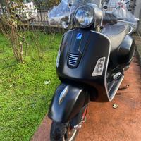 Piaggio Vespa 300 GTS - 2012