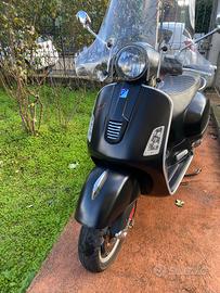 Piaggio Vespa 300 GTS - 2012