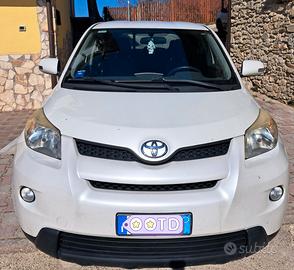 TOYOTA Urban Cruiser 1.4 D-4D AWD Active X