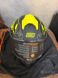 Casco da moto nuovo