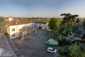 Capannoni/magazzini varie metrature