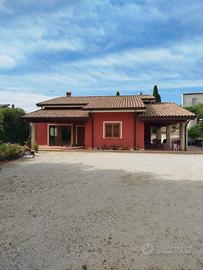 Villa via due fontane