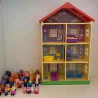 Casetta peppa pig con personaggi