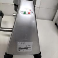Attrezzature macelleria, mobili ufficio e automezz