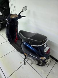 Piaggio Vespa 125 ET4