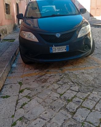 lancia y Blue Marin ecochic hybrid