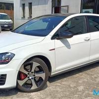 VOLKSWAGEN Golf GTI Performance 2.0 TSI 5p. BlueMo