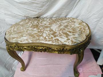 Tavolino da salotto in stile