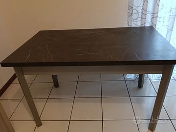 Tavolo soggiorno/cucina