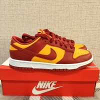 NIKE DUNK LOW RETRO MIDAS (GOLD/TOUGH RED) 42,5 DD