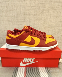 NIKE DUNK LOW RETRO MIDAS (GOLD/TOUGH RED) 42,5 DD