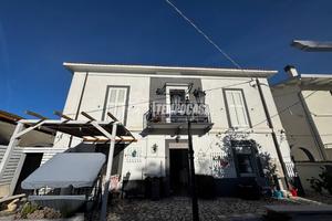 Casa indipendente a Tollo 6 locali