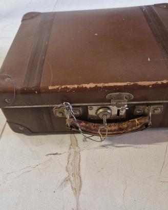 valigetta vintage in cartone