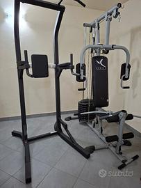 Attrezzi ginnici  panca + stazione multiuso fitnes