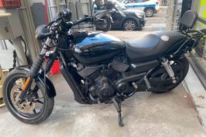 Harley Davidson street 750, guida con A2
