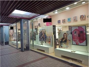 Immobile in asta di 106 m² con 2 locali e box auto