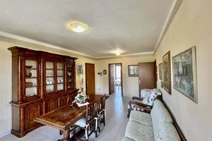 Appartamento di 73 m² con 5 locali e posto auto a 