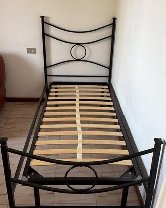 Struttura letto singolo in metallo