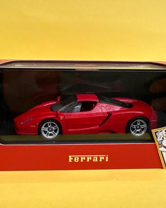 Enzo Ferrari 2002, scala 1:43