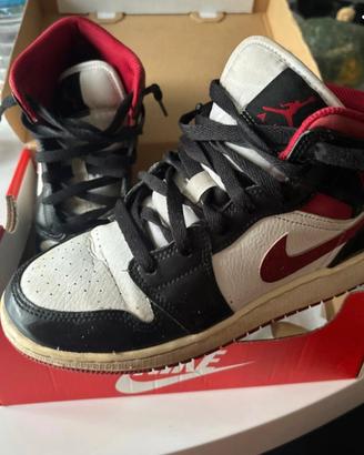 Nike Air Jordan ragazzo – bianche, nere e rosse –