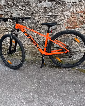Trek marlin 7 mountain bike