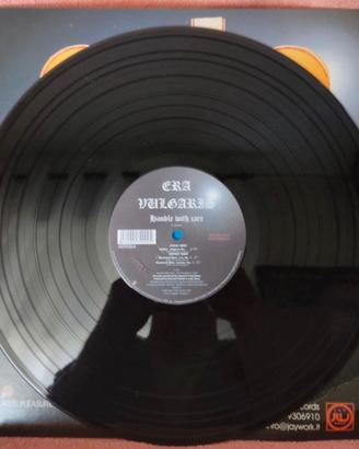 Era Vulgaris - Handle with care