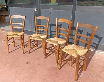 Sedie rustiche tradizionali 