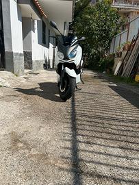 Xmax 250 gomme nuove