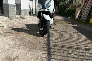 Xmax 250 gomme nuove