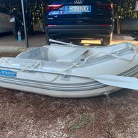 Tender 1,80 m con fuoribordo Evinrude 4 HP (2T)