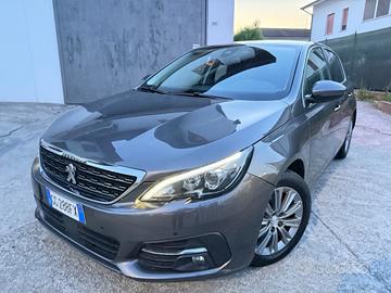Peugeot 308 1.2 Turbo Benzina POCHI KM 2021 NEOPAT