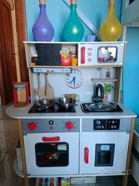 Cucina giocattolo con accessori