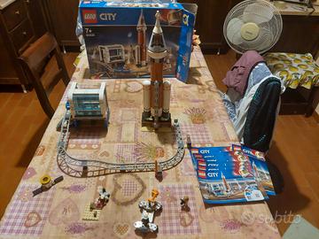 Lego city 60228 : razzo spaziale