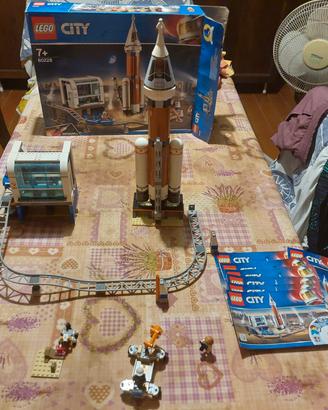 Lego city 60228 : razzo spaziale