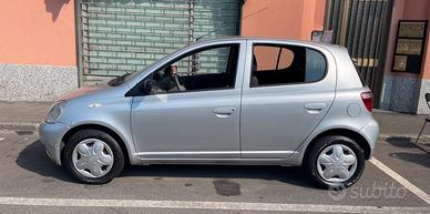 Toyota yaris 1000 VVT-I