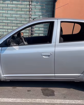 Toyota yaris 1000 VVT-I