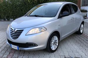 Ypsilon 1.2 8v Gold s/CL 69cv E6