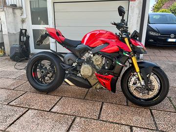 Ducati streetfigher V4S 23